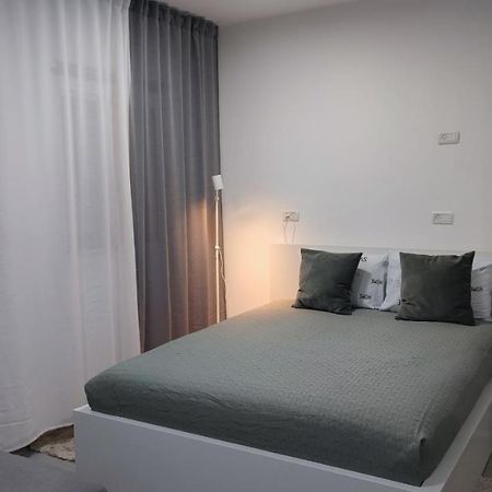 Studio Apartment 12 Minutes From Bahai'S Garden Хайфа Экстерьер фото